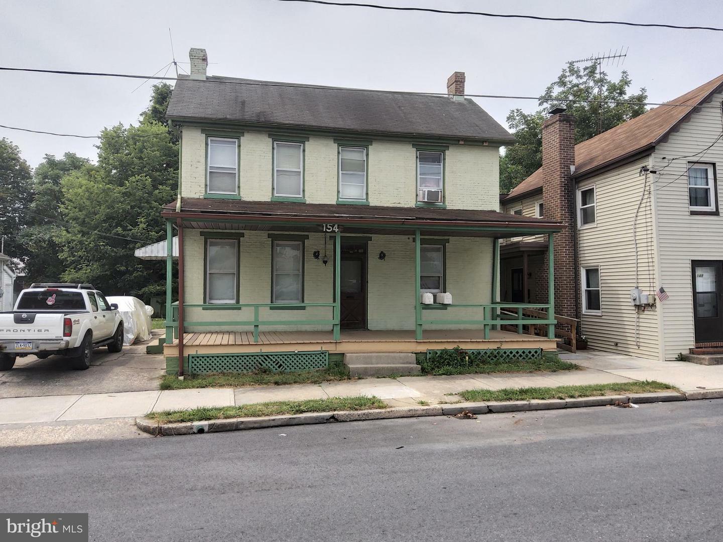 Property Photo:  154 Liberty Street E  PA 17201 