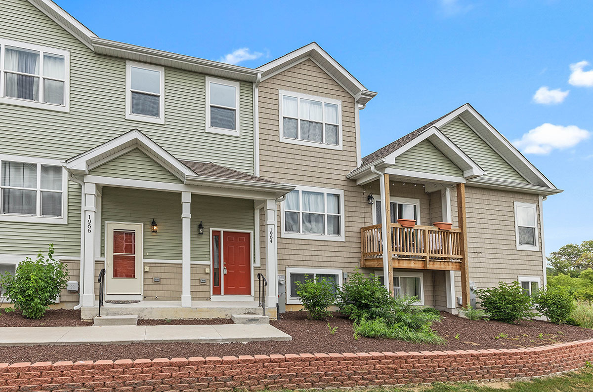 Property Photo: 1964 Rena Lane IL 60560
