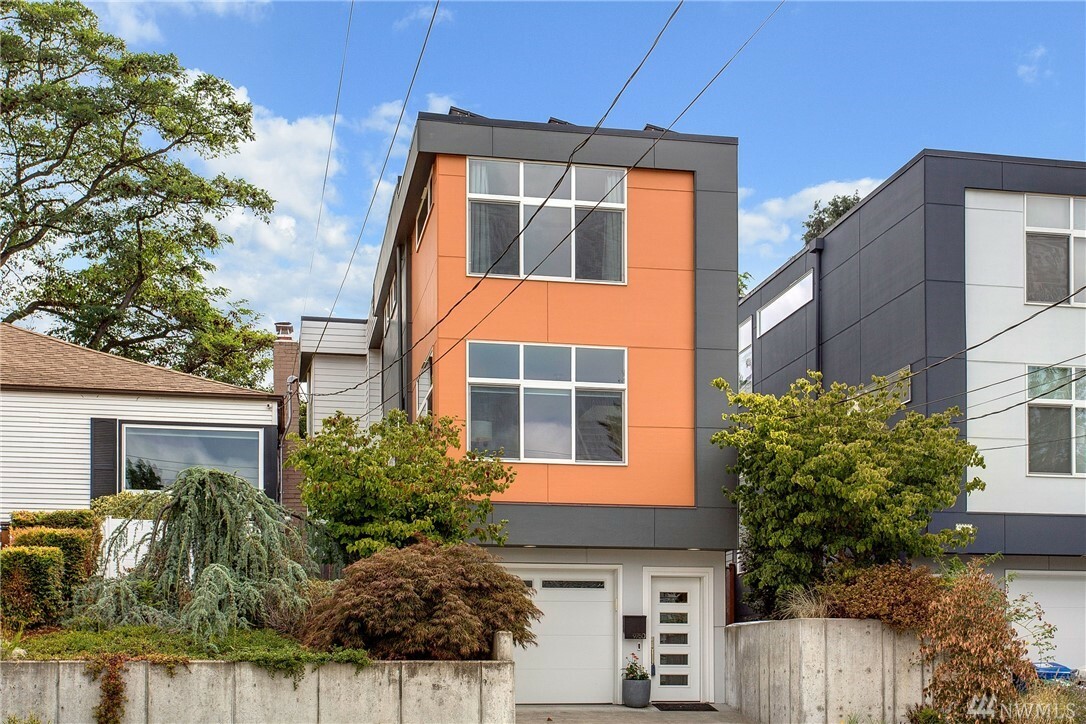 Property Photo: 9750 Densmore Ave N WA 98103