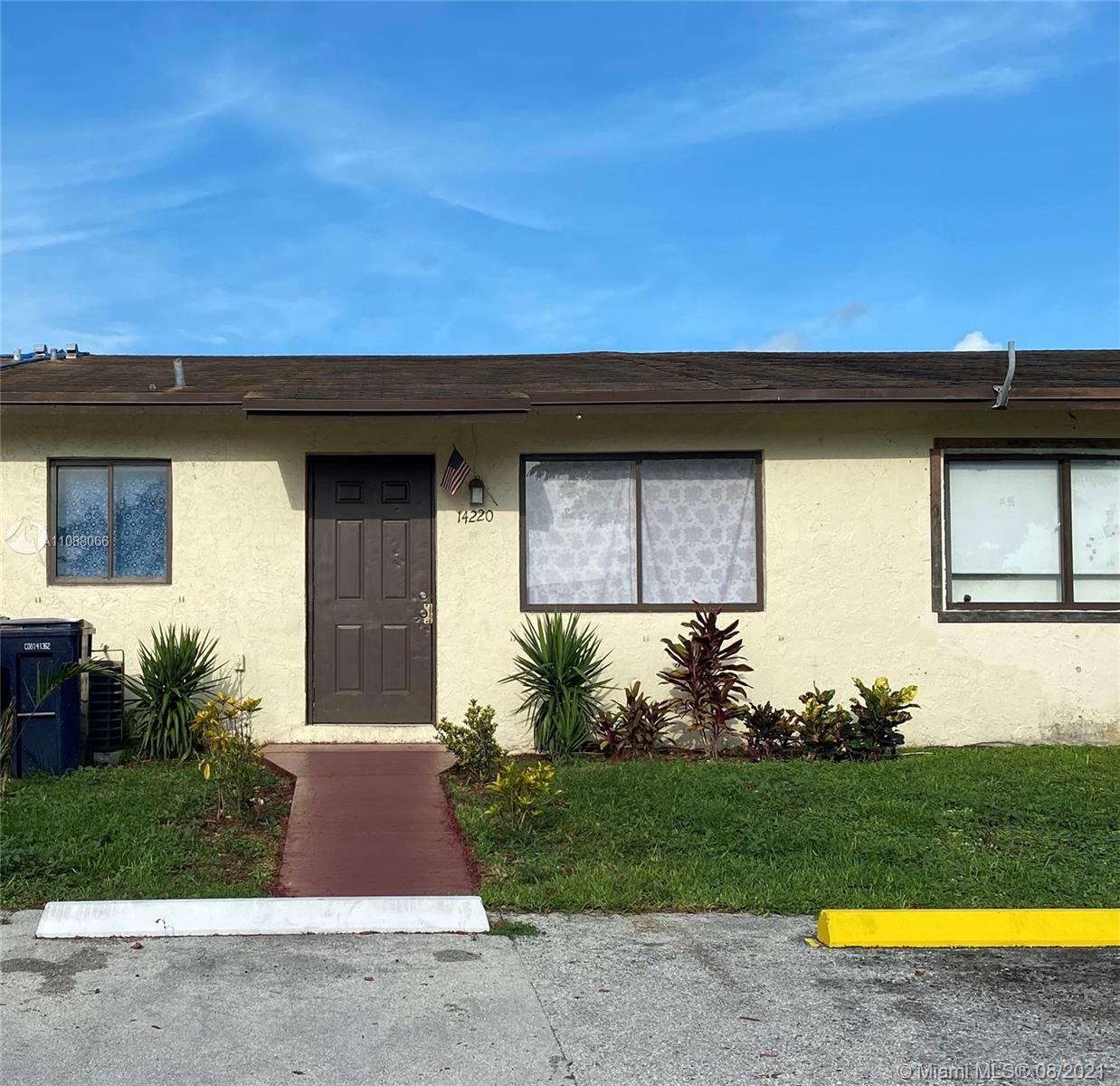 Property Photo:  14220 SW 283rd St 14220  FL 33033 