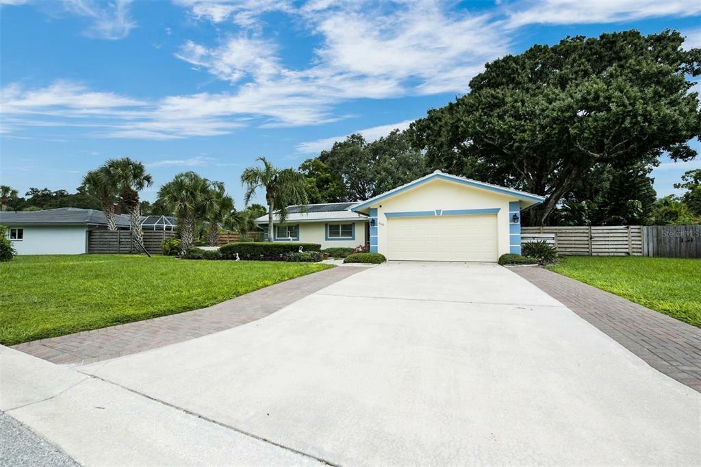 Property Photo:  2039 Riviera Drive  FL 34232 