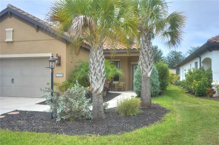 Property Photo: 225 Alfero Way FL 34275