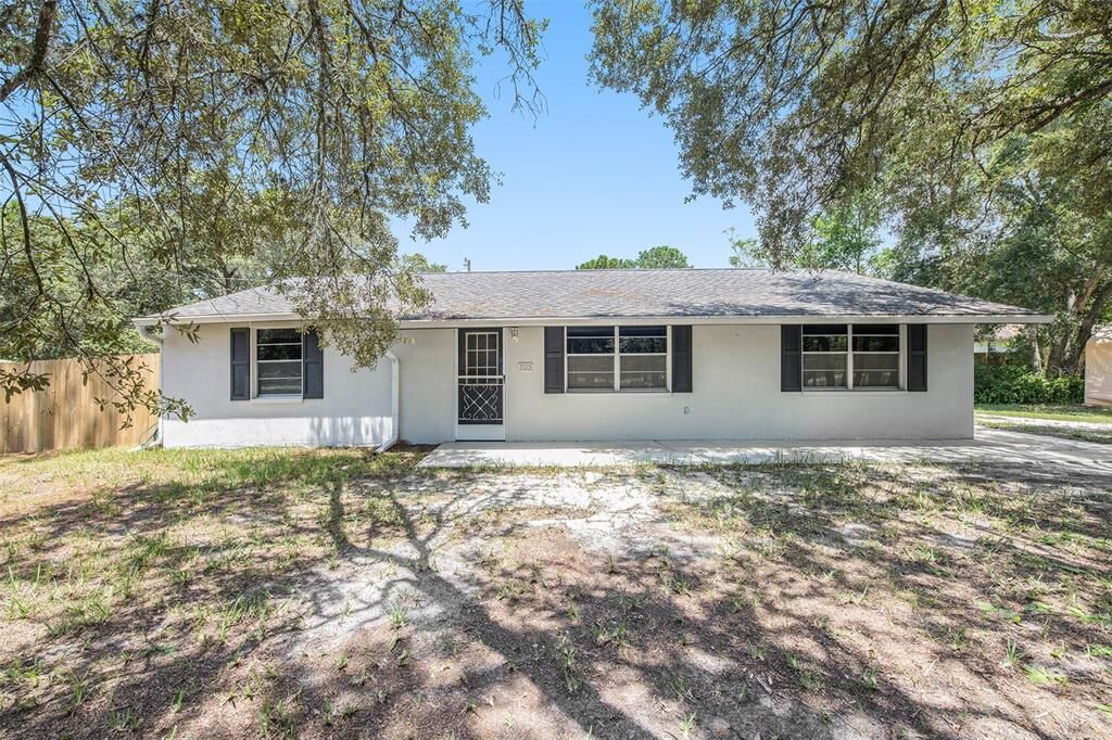 Property Photo: 15315 Aubrey Avenue FL 34610