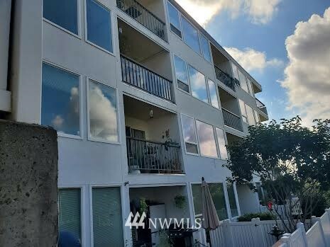 Property Photo:  1111 S Atlantic Street 212  WA 98134 