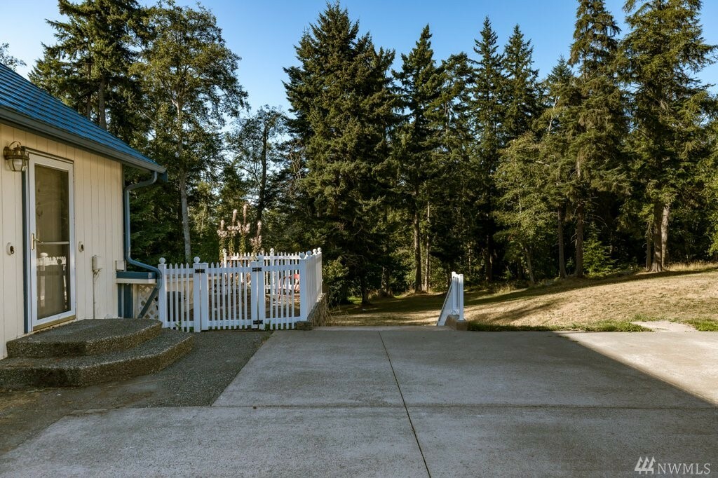 Property Photo:  617 Spitfire Lane  WA 98277 