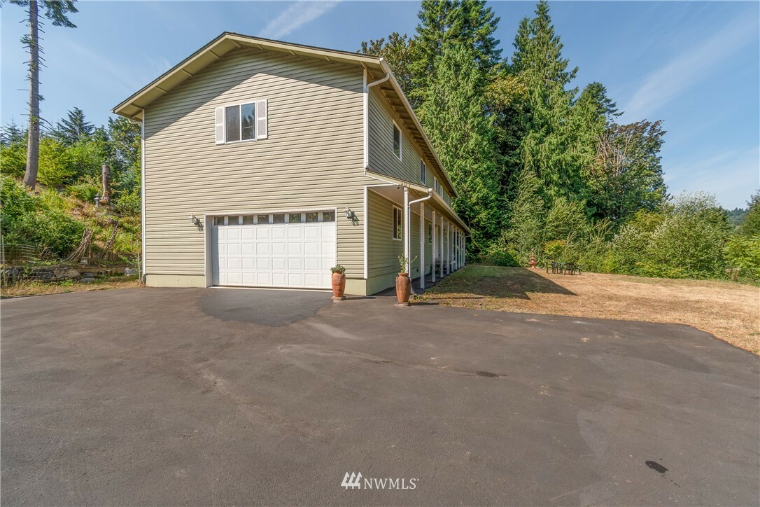 Property Photo:  207 Sylvan Way  WA 98632 