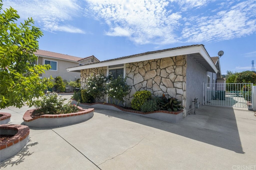 Property Photo:  909 Golden Prados Drive  CA 91765 