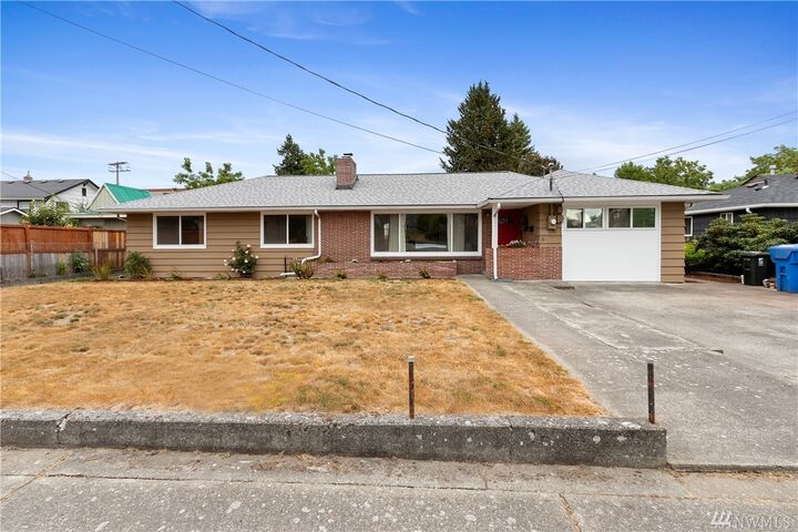 Property Photo:  6811 Yakima Ave  WA 98408 