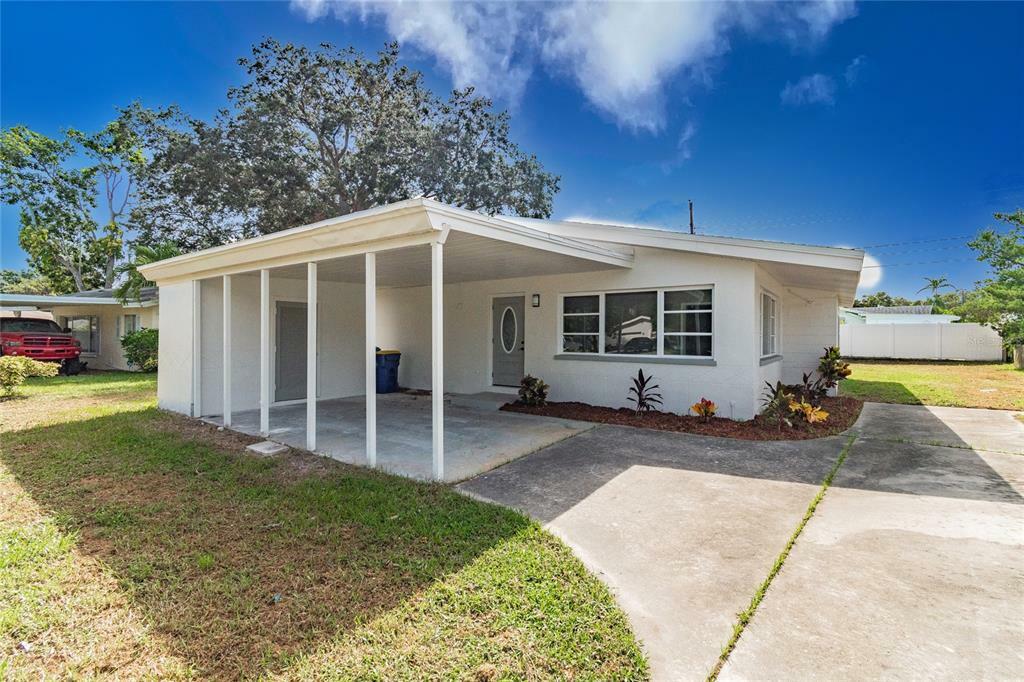 Property Photo:  10524 Blossom Lake Drive  FL 33772 