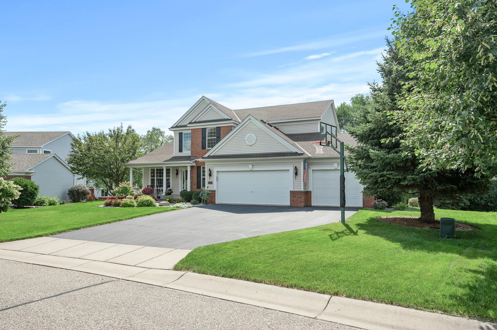Property Photo:  2394 Golf Drive  MN 55129 
