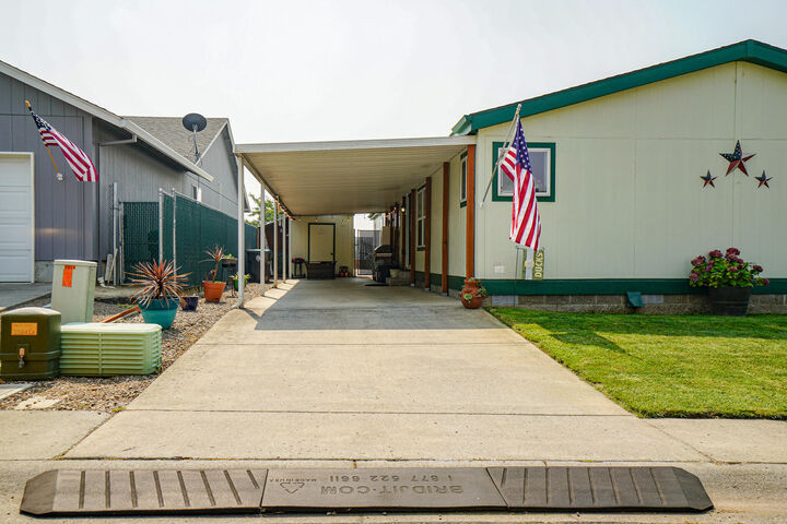 2310 Lara Lane  Central Point OR 97502 photo