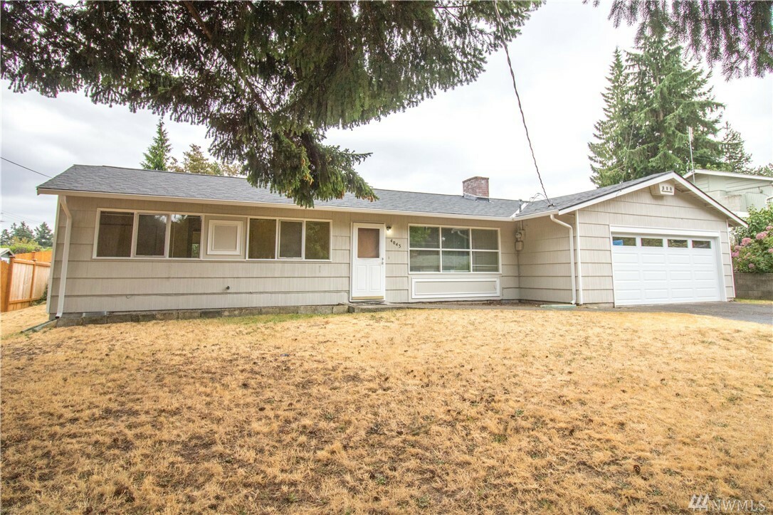 Property Photo:  4043 S 184th Place  WA 98188 