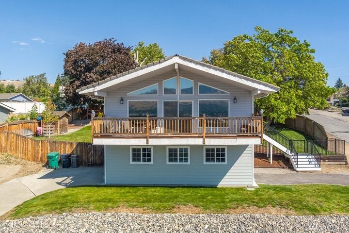 Property Photo:  1707 N Aurora Ave  WA 98802 