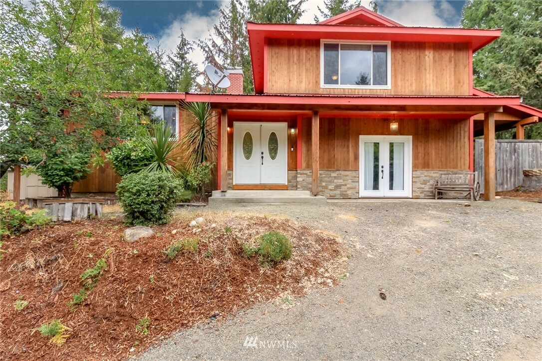 Property Photo:  890 E Trails End Drive  WA 98528 