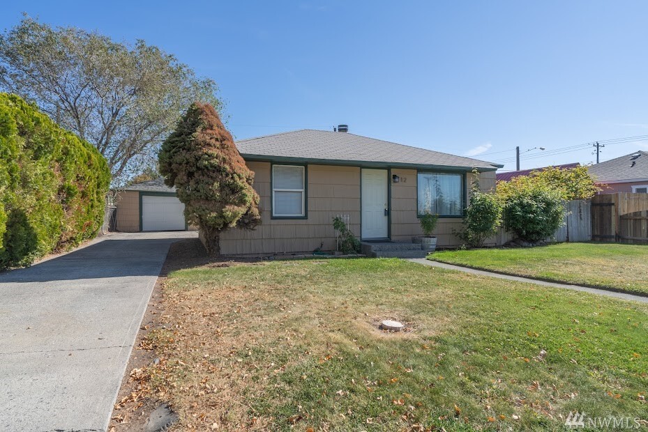 Property Photo: 12 NE E St WA 98823