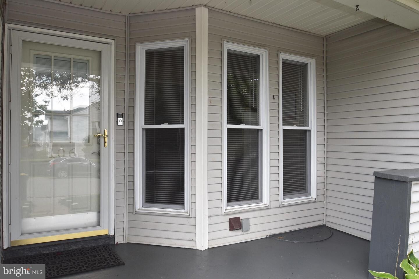 Property Photo: 106 Lake Arrowhead Circle DE 19701