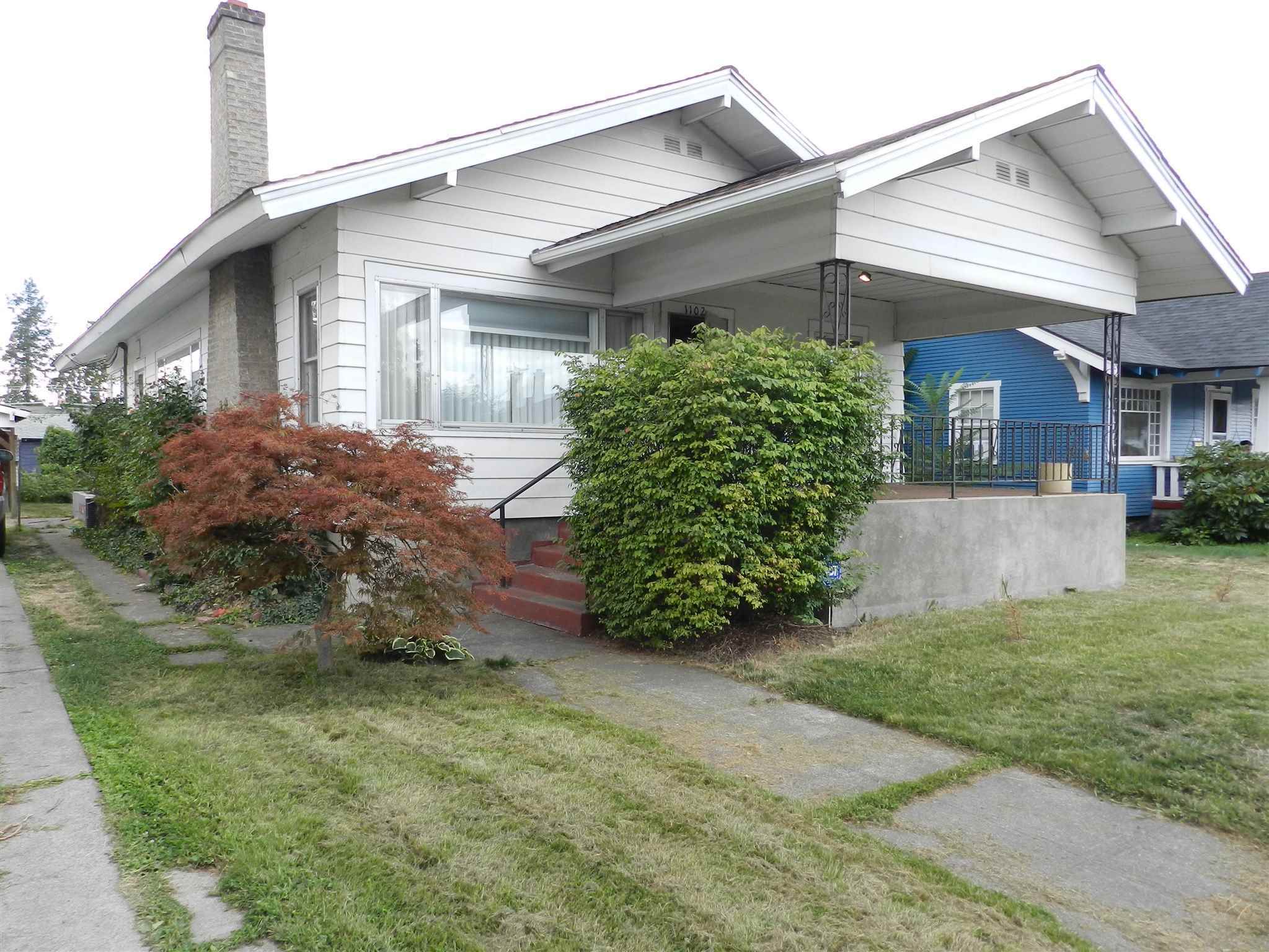 Property Photo:  1102 E Illinois Ave  WA 99207 