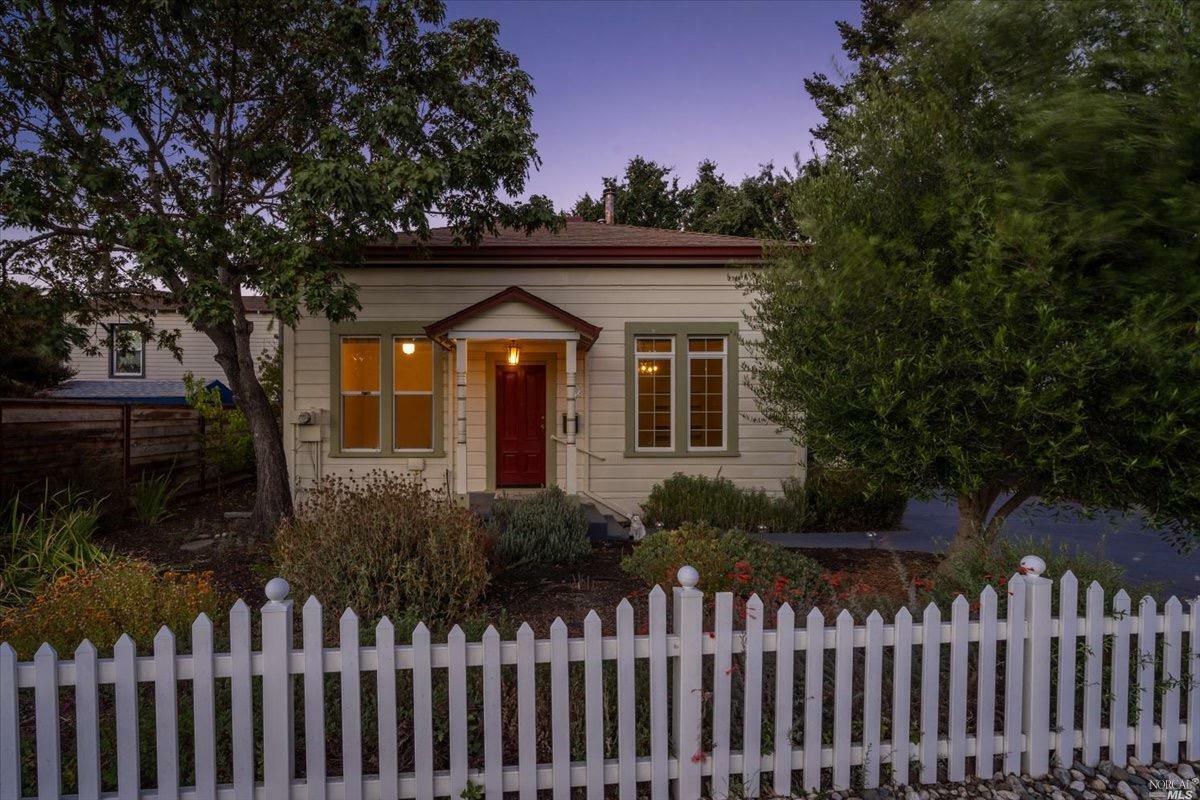 Property Photo:  1810 Sonoma Avenue  CA 95405 