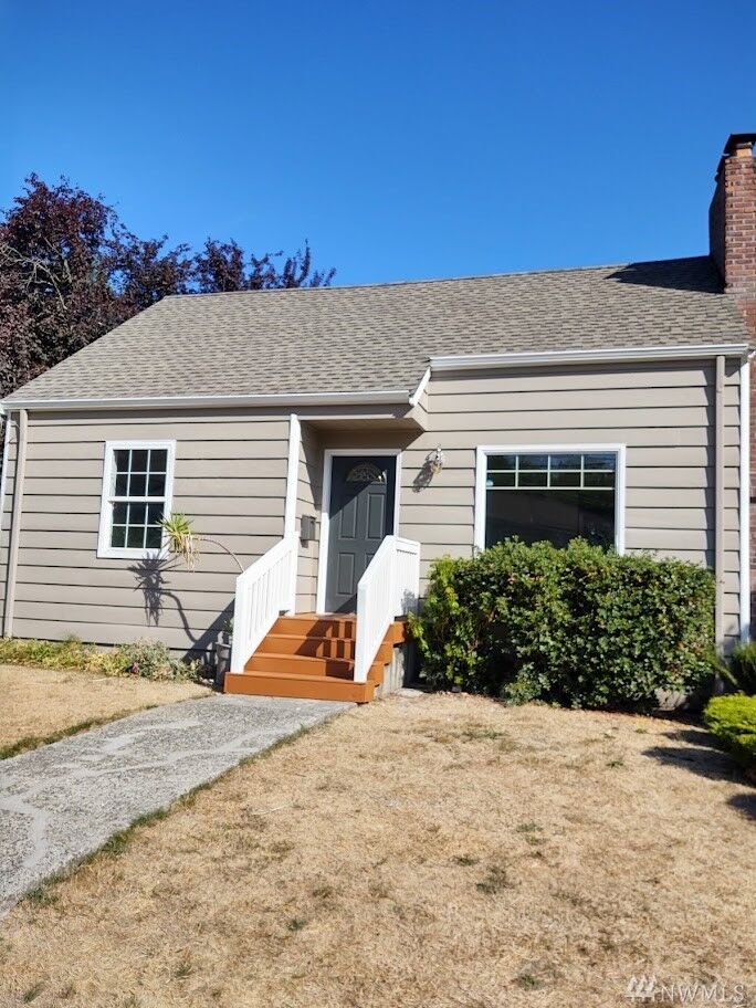 5404 S Orcas St  Seattle WA 98118 photo