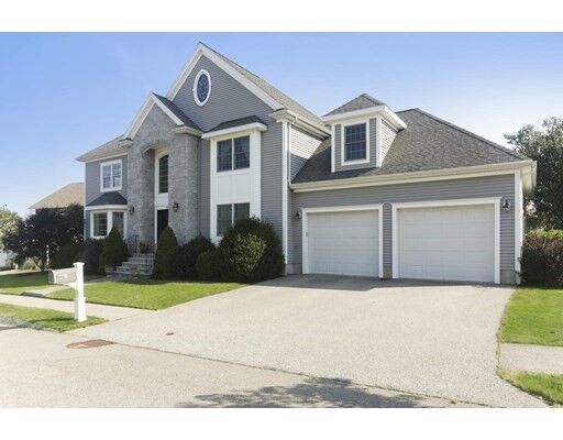 Property Photo: 5 N Ridge Cir MA 01904