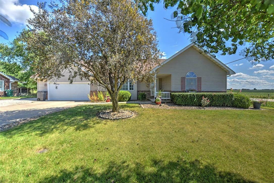 Property Photo:  120 Briarwood Street  IL 62522 