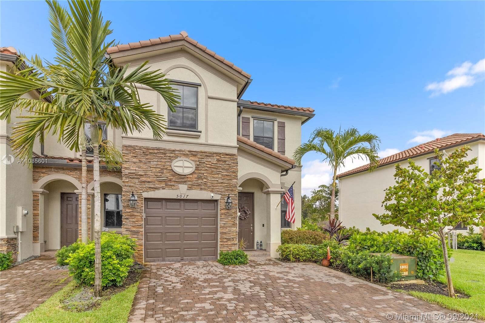 Property Photo: 5017 Kobus Ter 5017 FL 33314