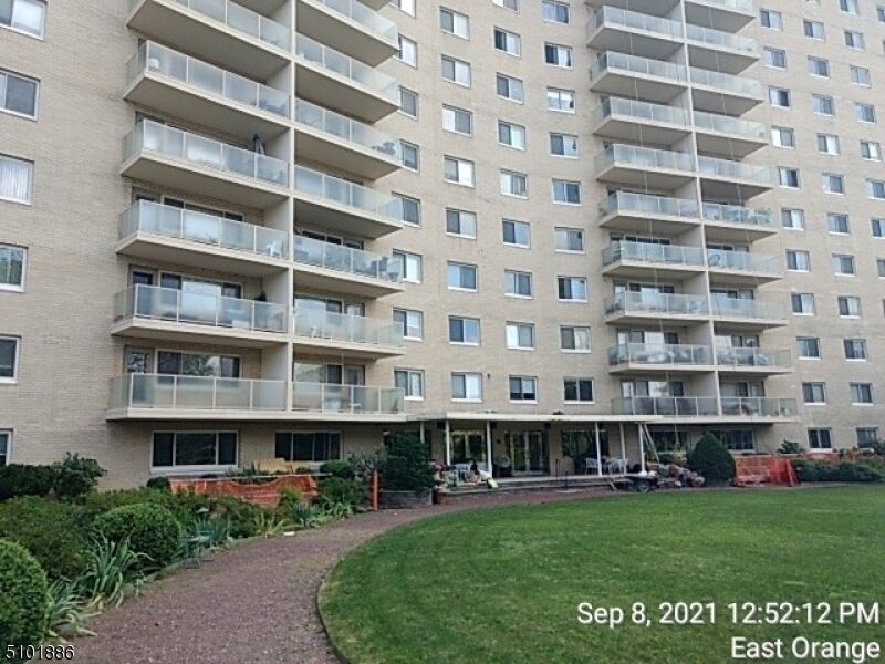 Property Photo: 377 S Harrison St 17G NJ 07018