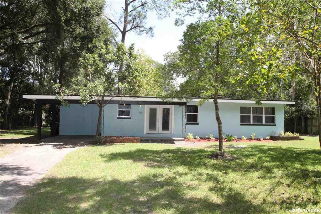 Property Photo:  2137 NE 6th Terrace  FL 32609 