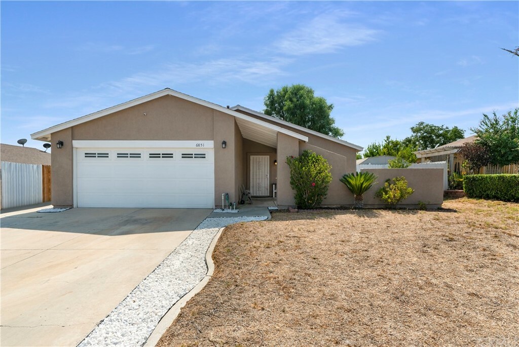 Property Photo:  6851 Eagle Rock Drive  CA 92505 