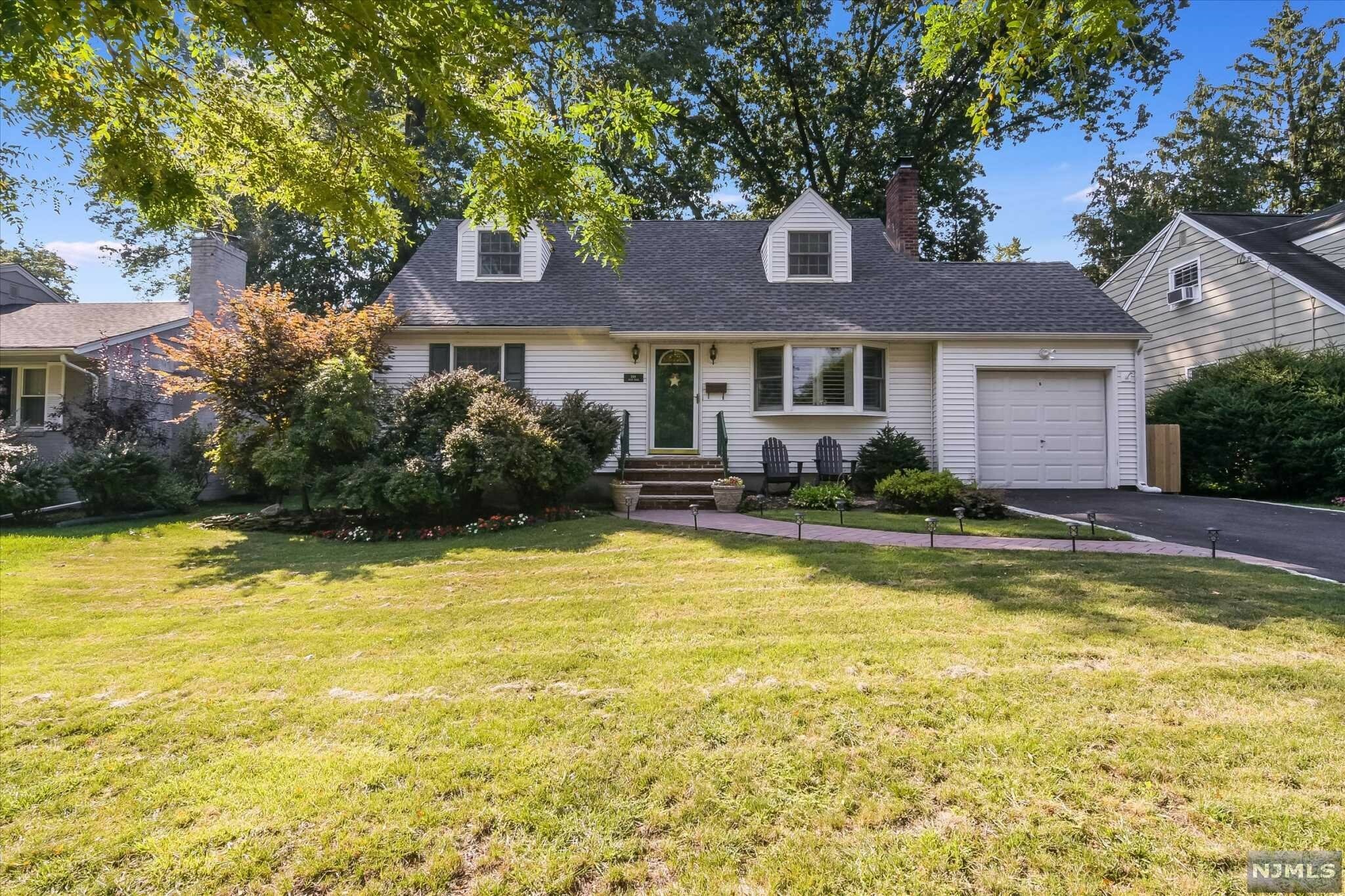 Property Photo:  548 Rock Road  NJ 07452 