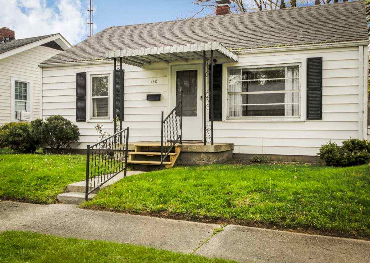 Property Photo:  118 SW F Street  IN 47374 