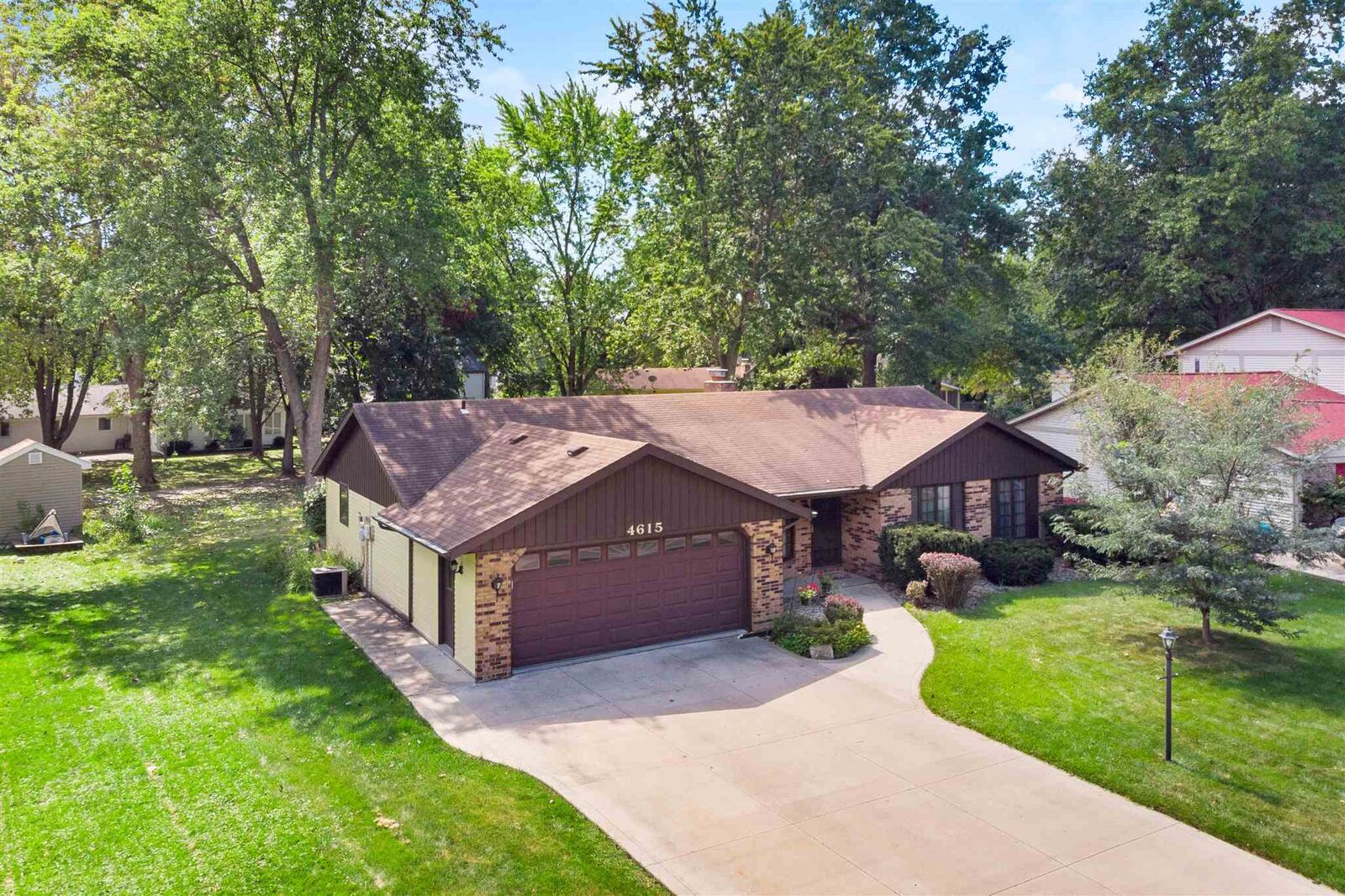 Property Photo: 4615 Collbran Court IN 46835-4325