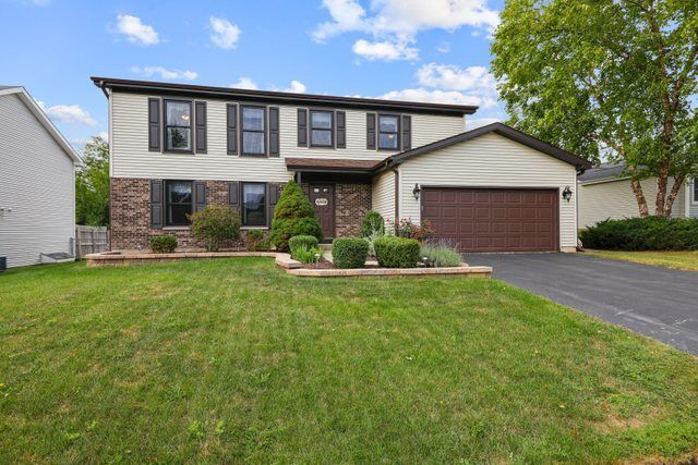 Property Photo: 1186 Pinetree Lane IL 60103