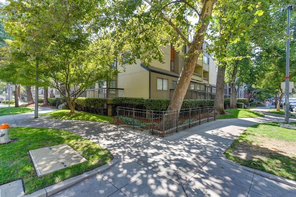Property Photo:  1806 K Street L2  CA 95811 