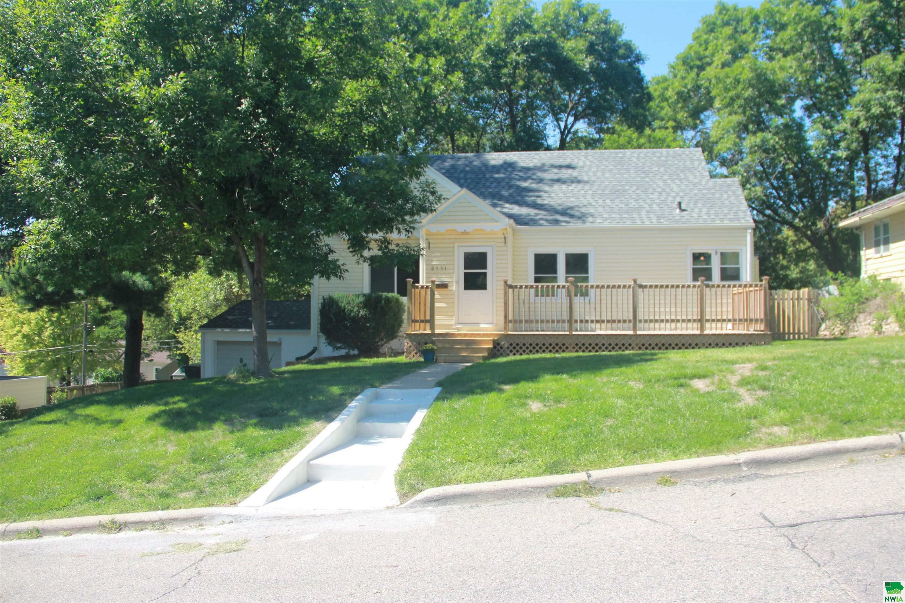 Property Photo:  2331 West Street  IA 51103 