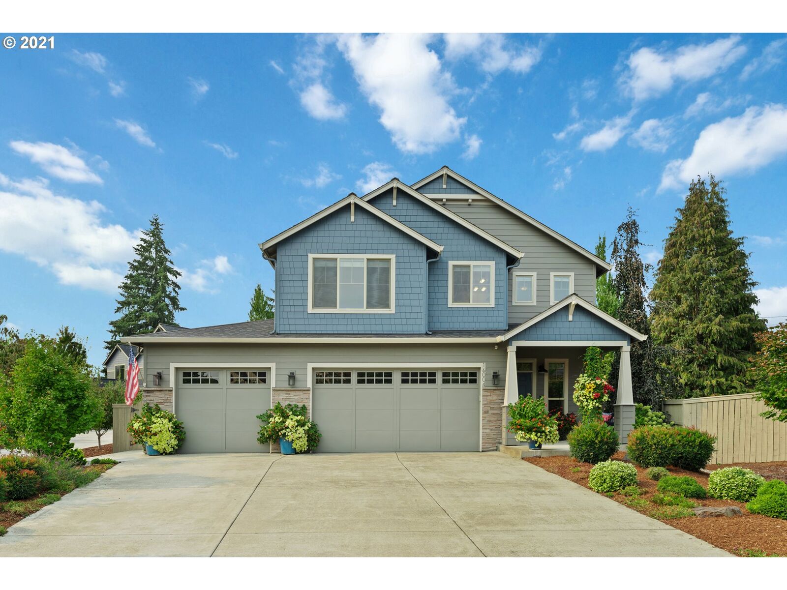 Property Photo: 16004 NE 98th St WA 98682