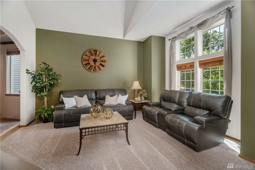 Property Photo: 7323 206th St Ct E WA 98387