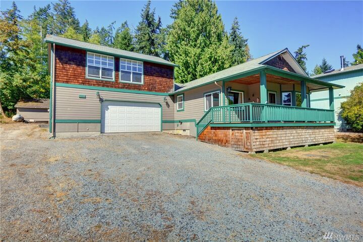 Property Photo: 1656 Poplar Lane WA 98282