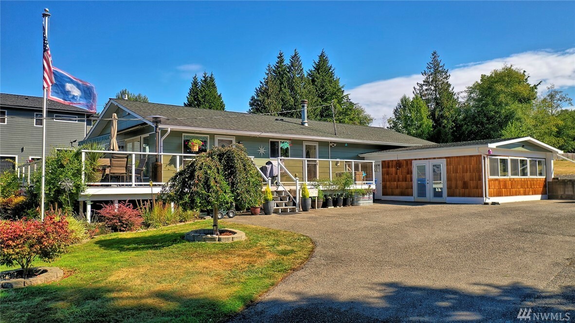 Property Photo:  7429 24th St SE  WA 98258 