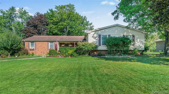 Property Photo: 36224 Quakertown Lane MI 48331