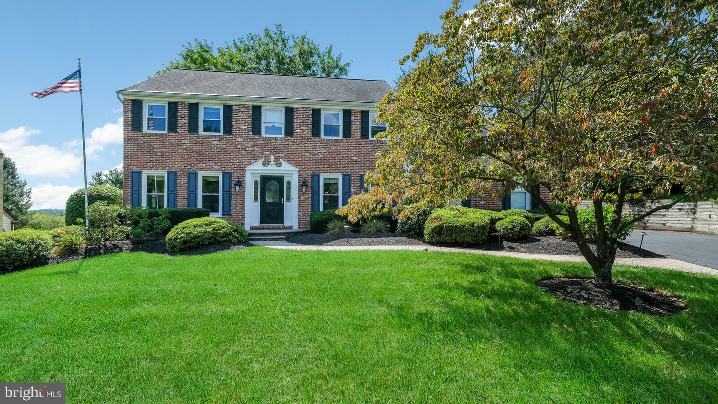 Property Photo:  65 Colonial Drive  PA 18940 