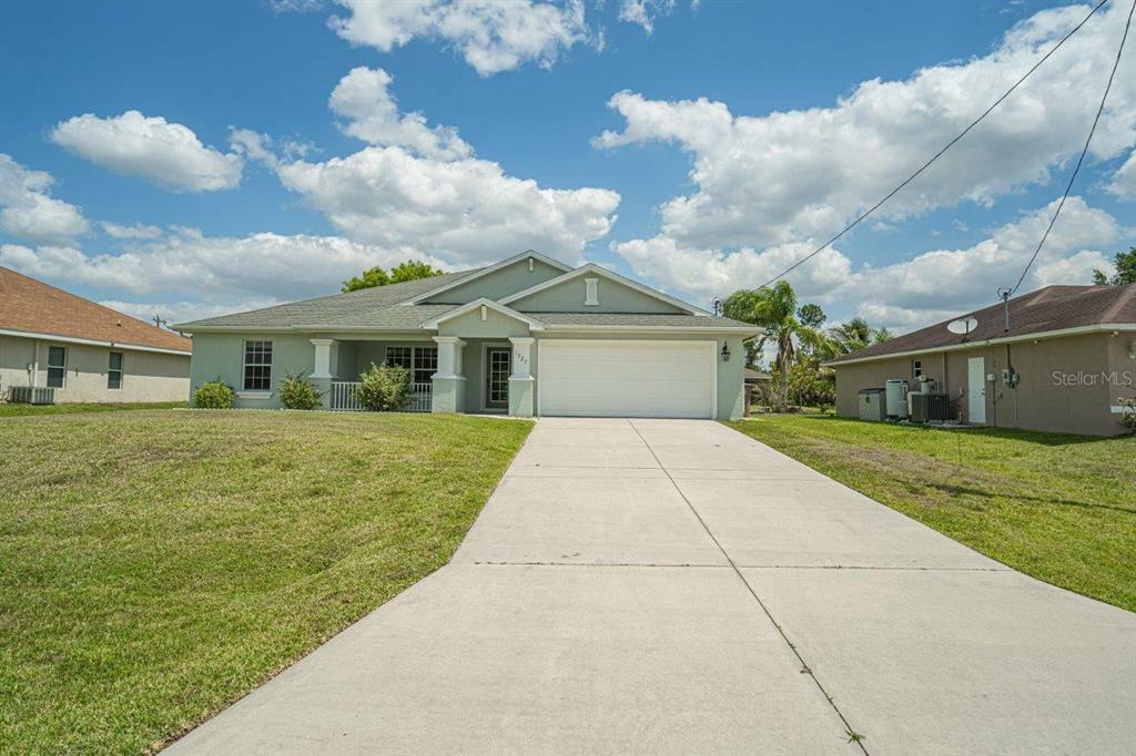 Property Photo:  1527 NE 34th Street  FL 33909 