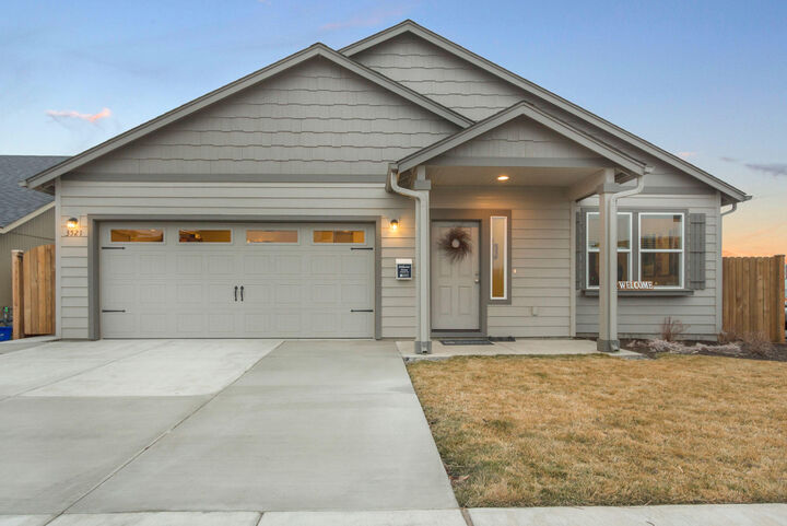 1637 Bronte Circle  Medford OR 97504 photo