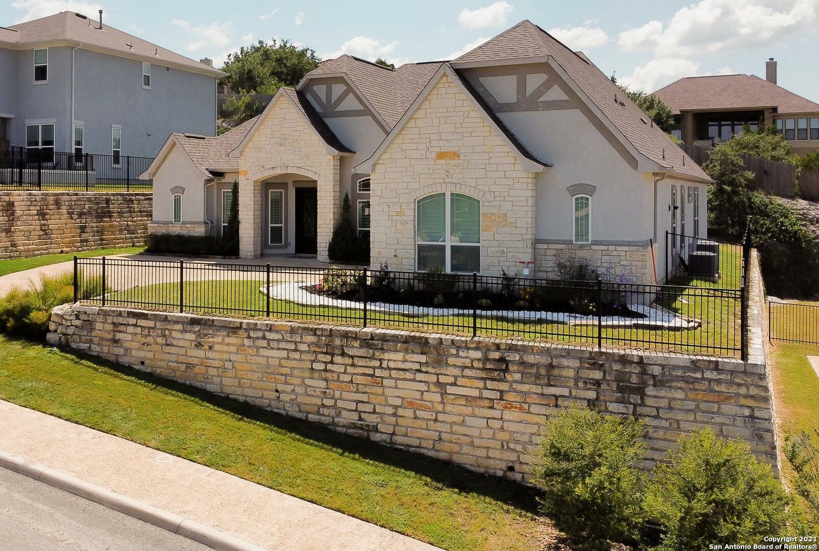 Property Photo:  18727 Cayman Lndg  TX 78255 