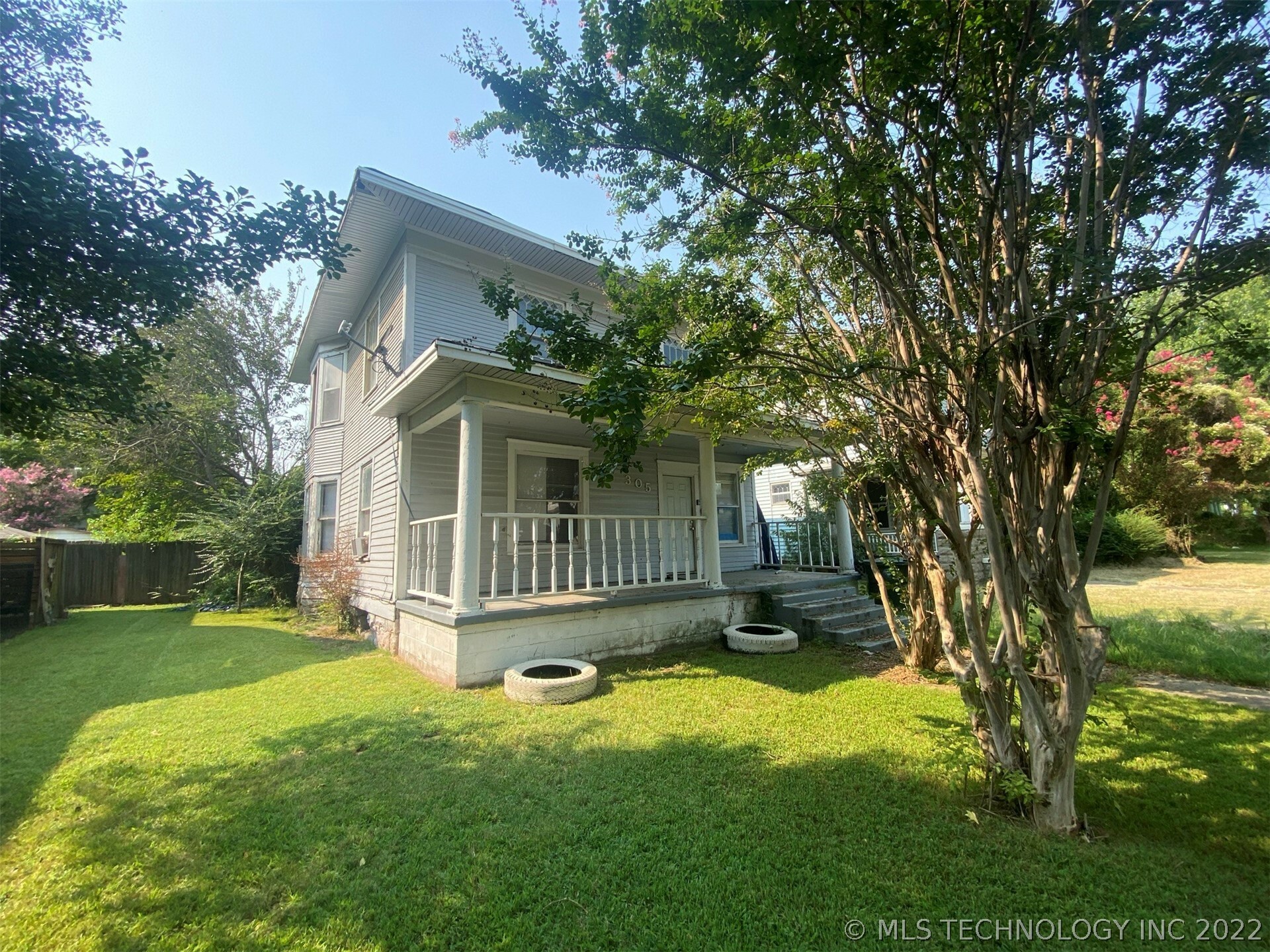 Property Photo:  305 N 16th  OK 74401 