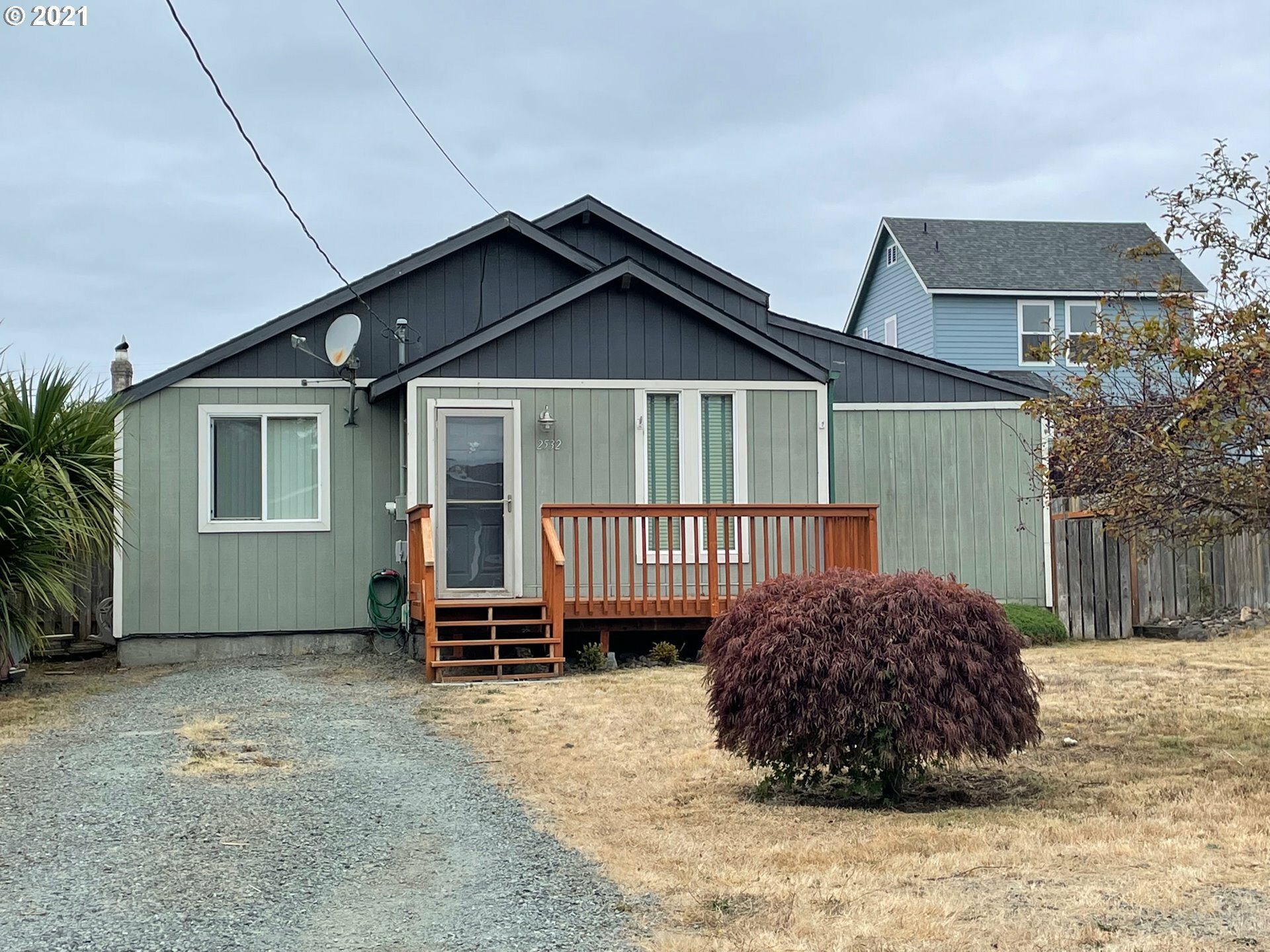 Property Photo:  2532 Oregon St  OR 97138 