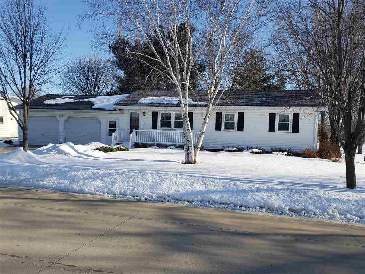 Property Photo:  310 Westwood Drive  IA 52076 