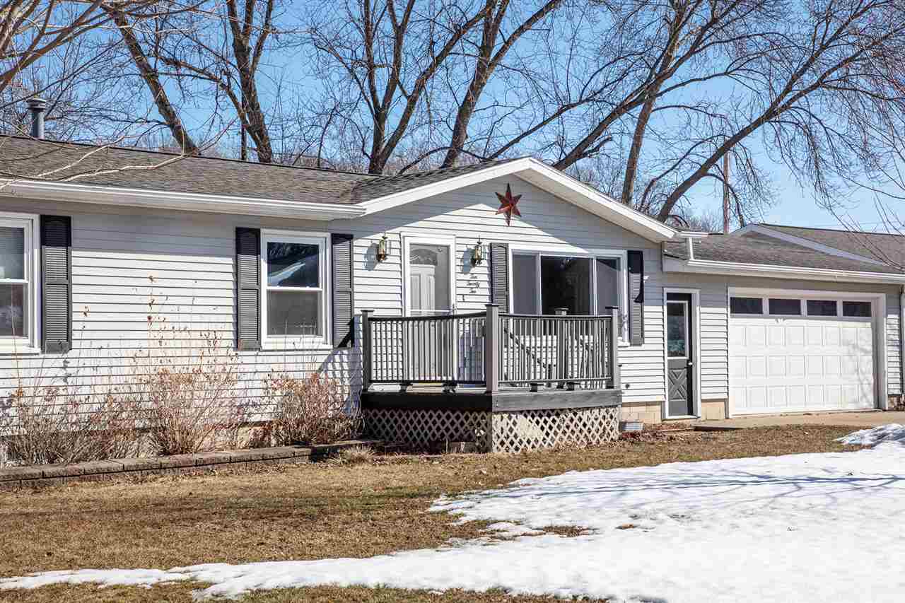 Property Photo:  1022 Triangle Dr.  IA 50670 