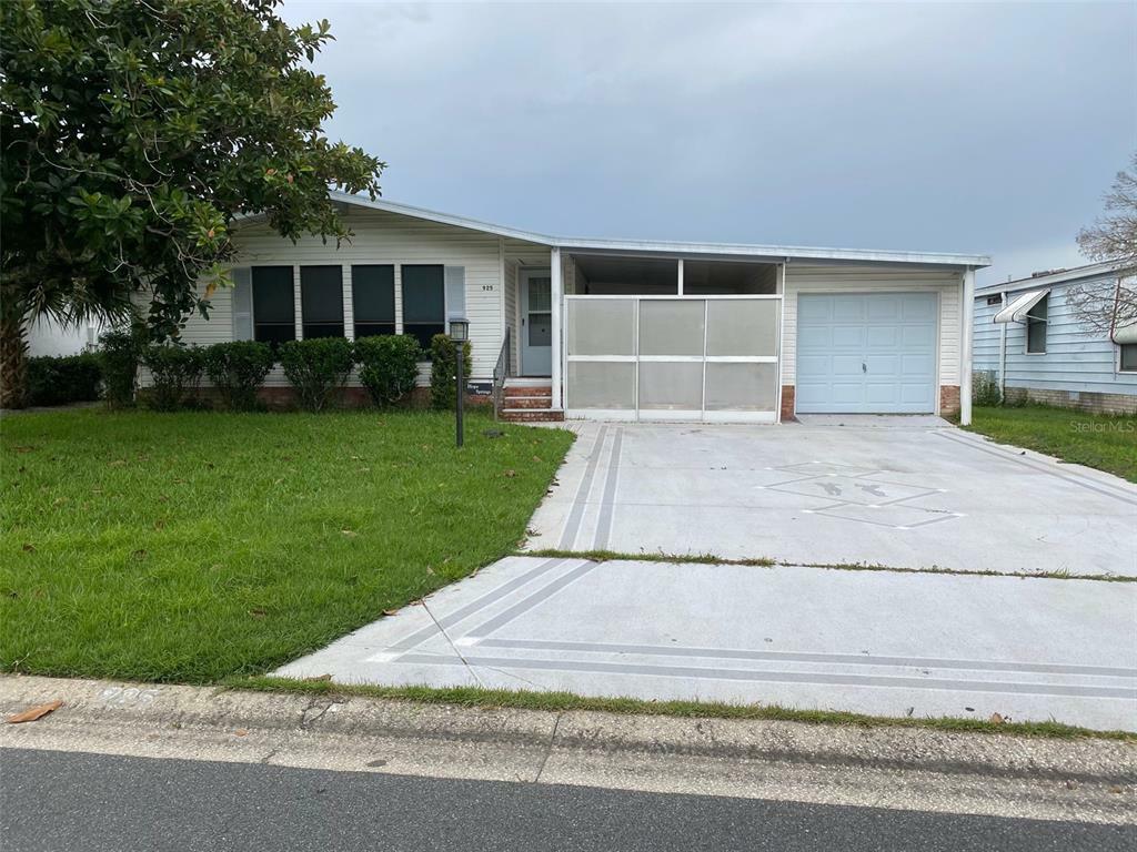 Property Photo:  925 Saint Andrews Boulevard  FL 32159 