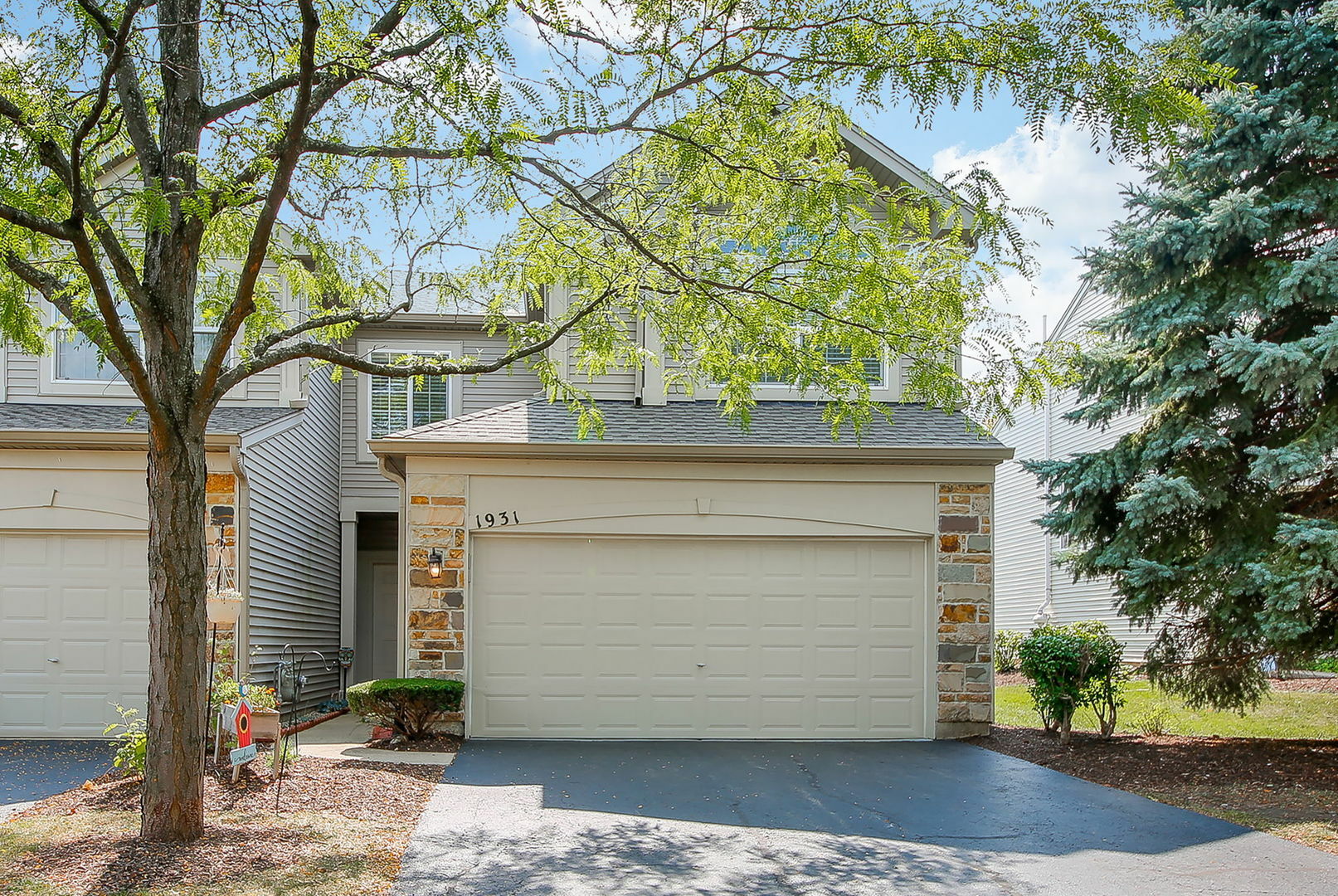 Property Photo:  1931 Sedgewood Avenue  IL 60503 